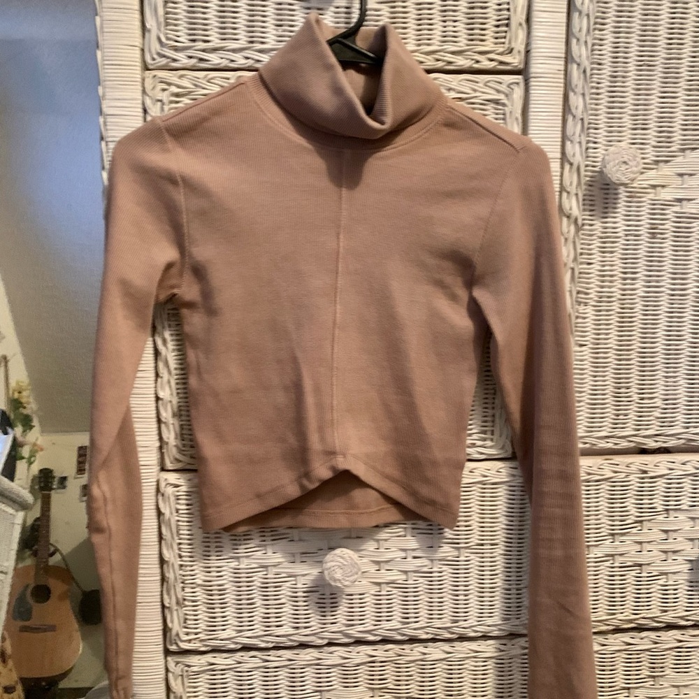dusty pink turtle neck